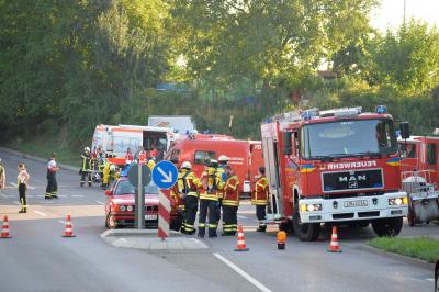 Ueber 100 Einsatzkraefte beim Ammoniakaustritt an einem Kesselwagen im Gueterbahnhof Kornwestheim